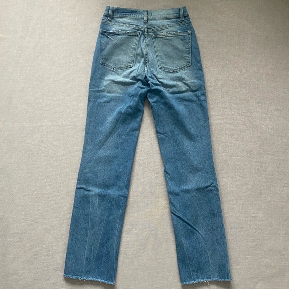 DL1961 high rise straight leg blue jeans. - Picture 8 of 12